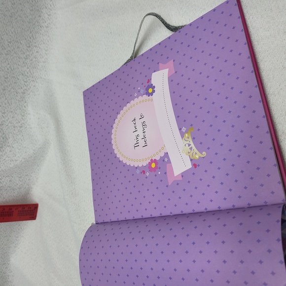 3/$10 / Disney Junior, Sophia all about ME book - Picture 3 of 14